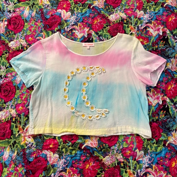 Tie-dye Crescent Moon Daisy Embroidery Appliqué Crop Top - Picture 1 of 6